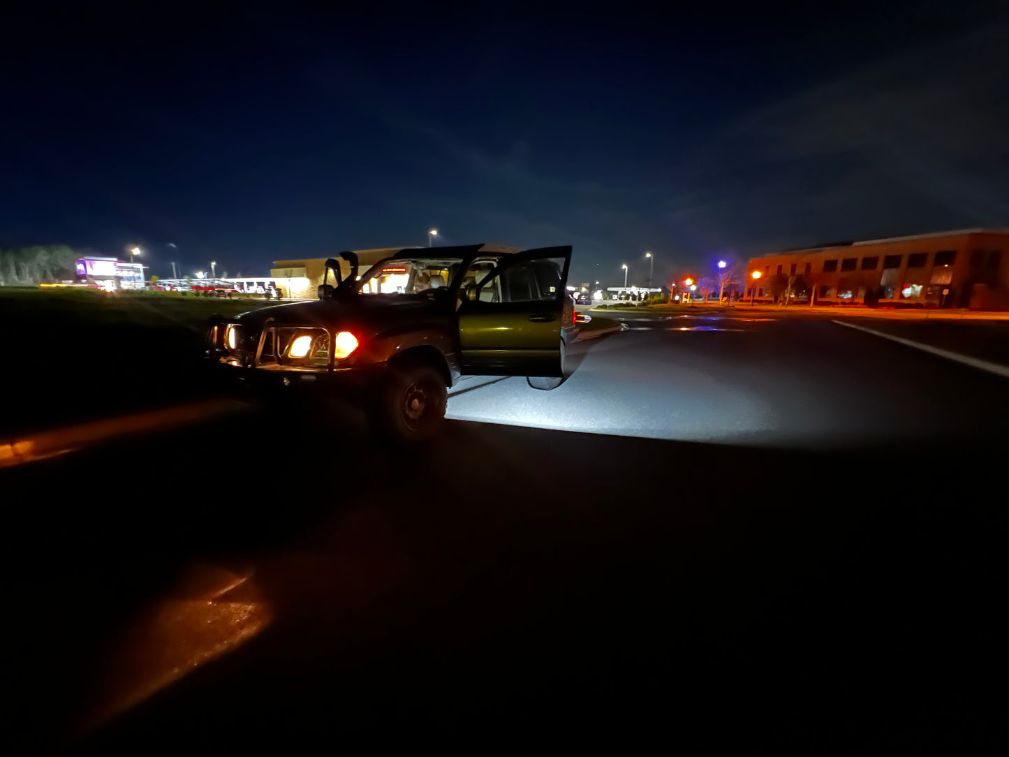 100 Series Cyclone Door Lights