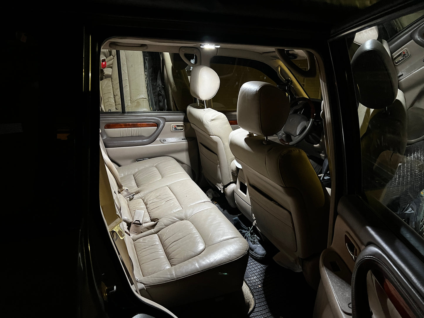 100 Series Second Row Cyclone Dome Light