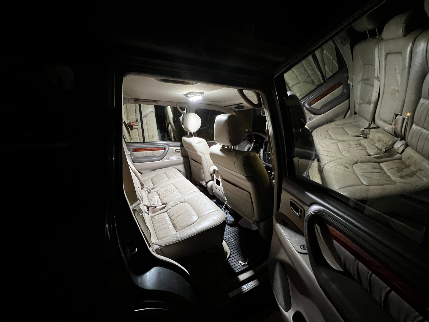 100 Series Second Row Cyclone Dome Light
