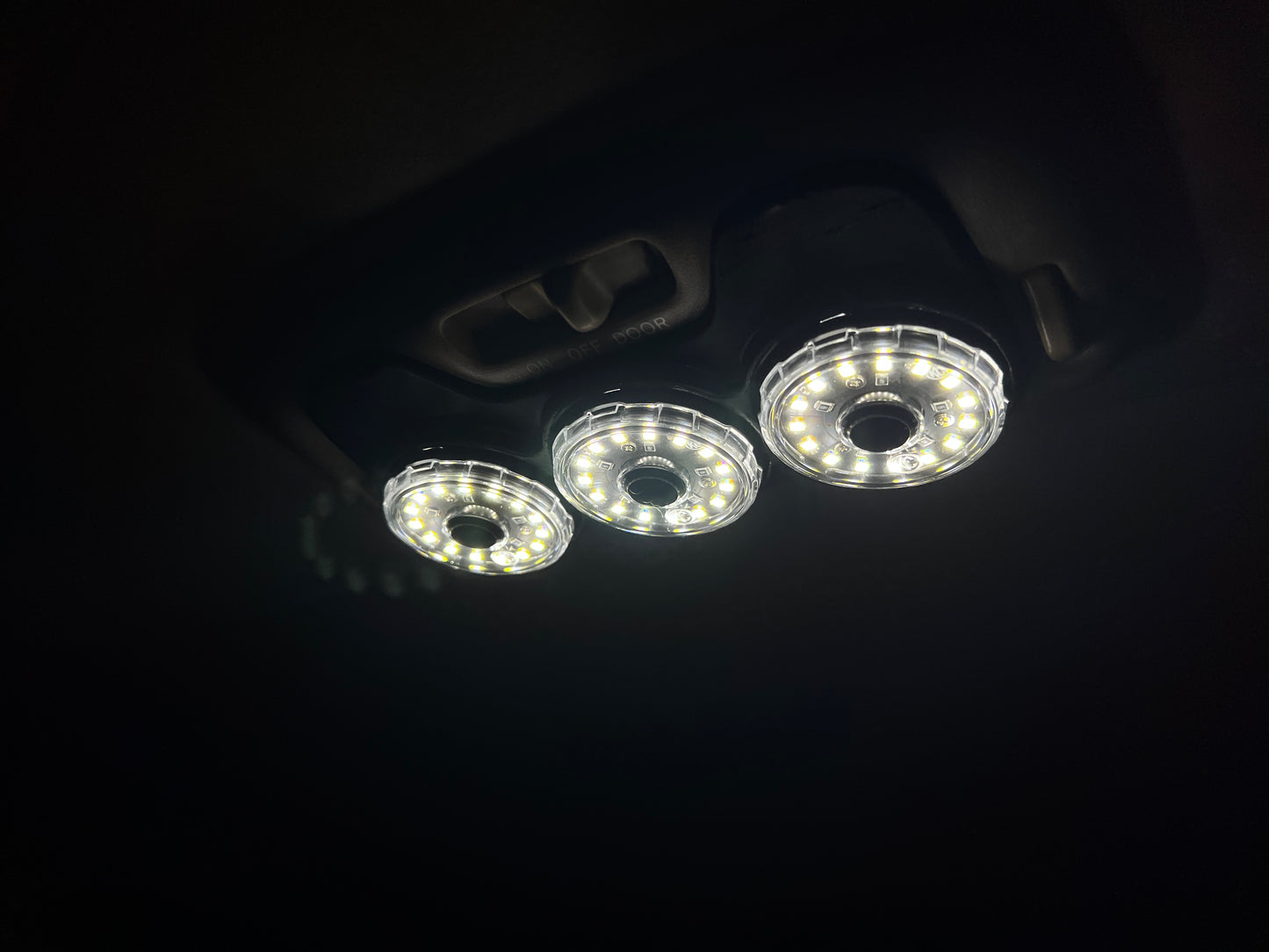 100 Series Second Row Cyclone Dome Light