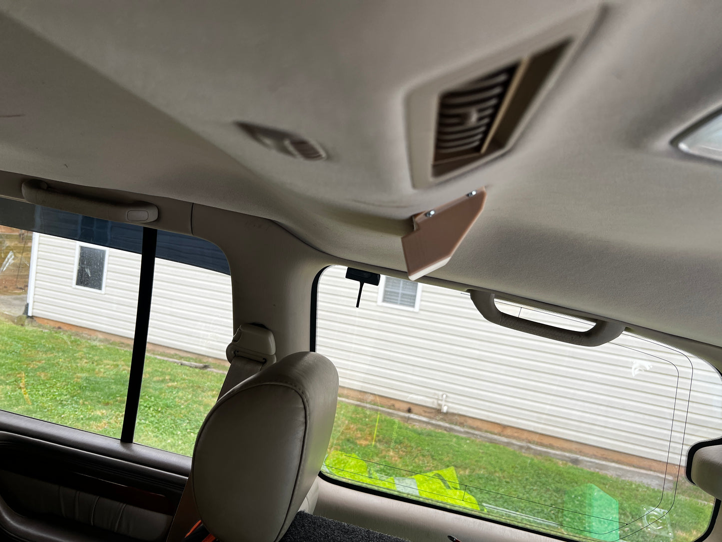 100 Series Third Row AC Vent Redirect