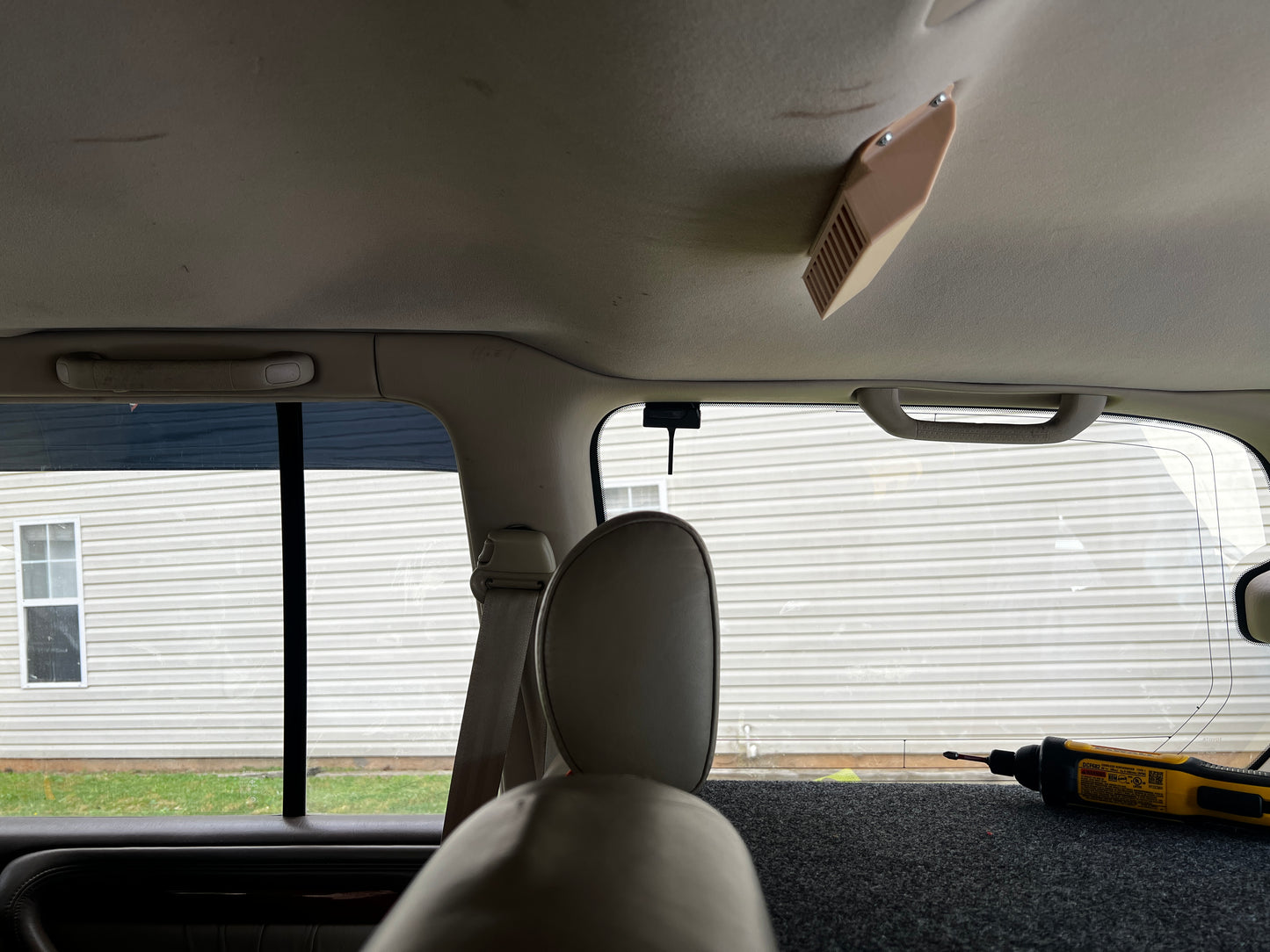 100 Series Third Row AC Vent Redirect