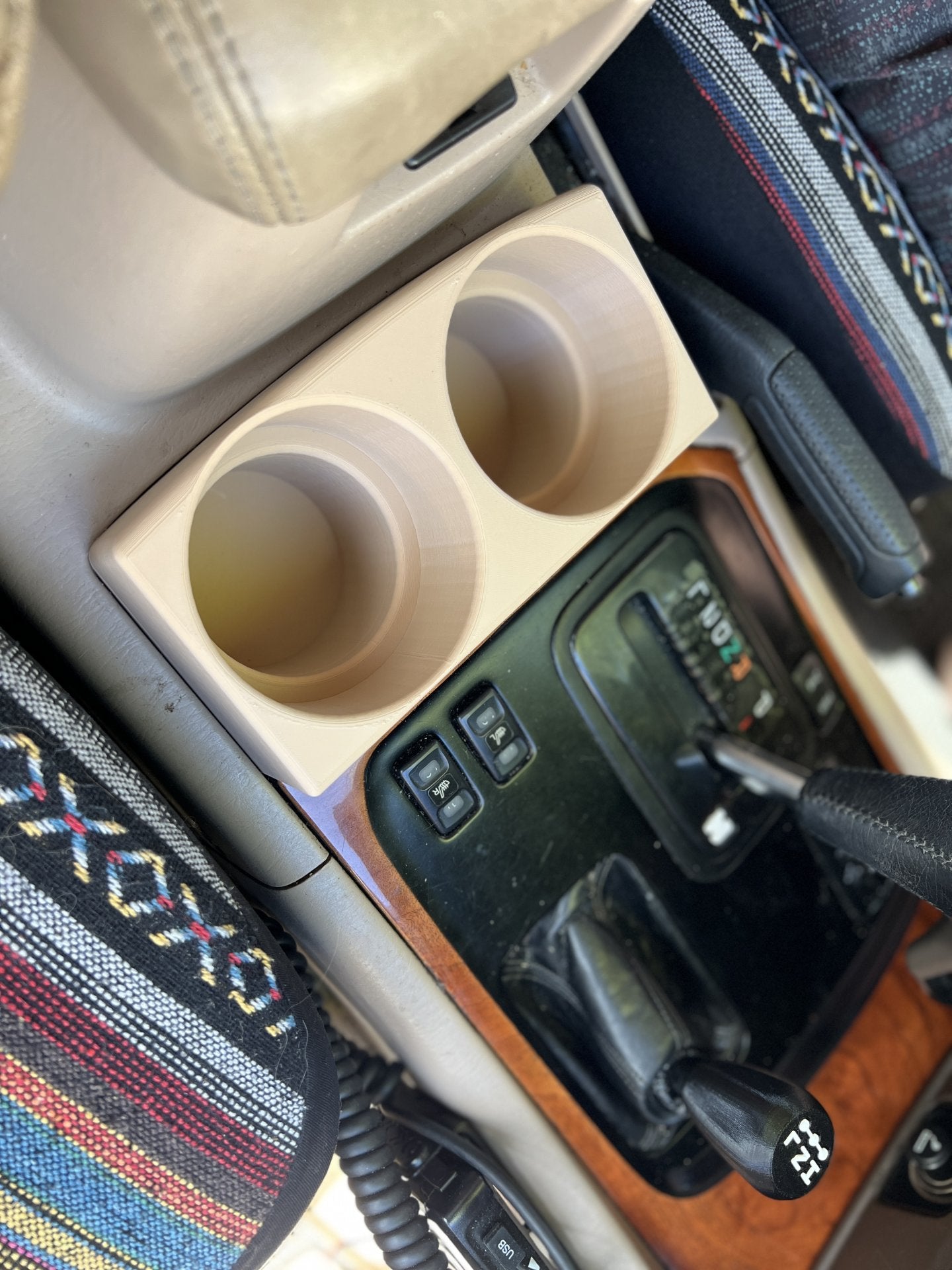 100 Series LC/LX Cup Holders